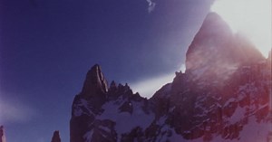 パタゴニア創業者、全株式を環境団体に譲渡　「気候危機と闘う」