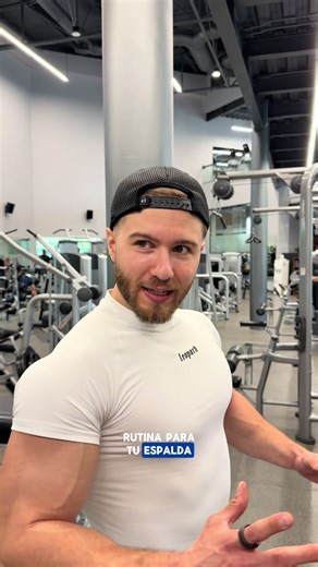 Rutina 😮‍💨 -Remo T cerrado x12 reps apretando arriba 1seg y bajando controlado X3 sets -Remo abierto barra libre x10-12 reps (peso medio y llegando al fallo) X3 sets -Jalón cerrado x12 reps X3 sets -pull ups al fallo X2 sets *todos los sets con la mayor intensidad posible* *descanso mínimo de 3 min entre cada set* #fypシ #gym #gymtok #BienPincheRico #drcocos