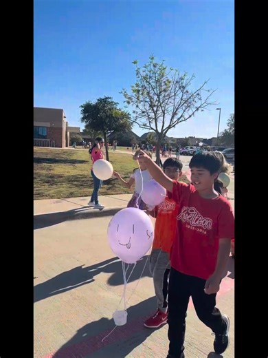 Today, Robertson Elementary hosted our very own Thanksgiving Day Parade, and it was unforgettable! 🦃🎉 Students spent the day innovating, designing, and creating, and we wrapped it all up with a parade that included Pre-K through 5th grade floats, a commentator, a band, and tons of school spirit. We are so proud of our students for their creativity, collaboration, and enthusiasm. Thank you to our staff, students, and families for making this a tradition worth celebrating! 💛❤️ #RobertsonElement