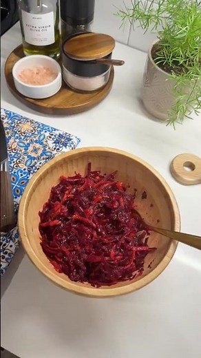 This Healthy Beet Salad Is SO Delicious!🫜Beetroot Carrot Salad (Lemon, Olive Oil, Salt & Pepper)