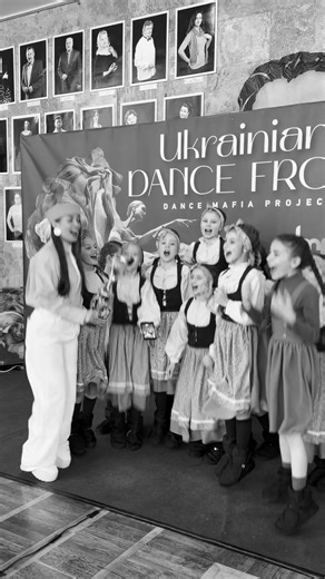 Інтерв’ю з командою DARKIDS — учасниками шостого відбіркового туру Ukrainian Dance Front у місті Хмельницький. Трохи емоцій, швидкі відповіді та настрій команди між виступами. Дивіться повне відео інтерв’ю 🎤✨