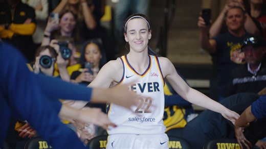 A guard from Iowa, wearing No. 22, Caitlin Clark! #Hawkeyes | Iowa Women's Basketball