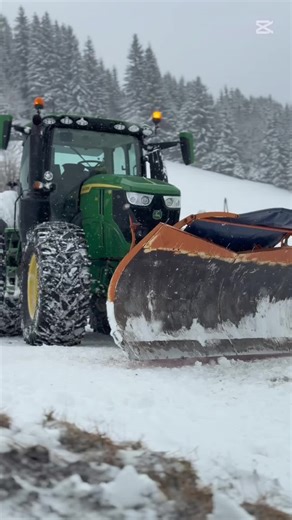 Kennt scho summa sei🤷🏽🦌💯💪🏻#johndeere#winter#schneeketten#schneeschiebemaschine#kahlbacher @agrartechnik_in_kaernten @Sebastian Wetzelhütt @Phips Greifensteiner @🧃👨‍🌾Markus @Andreas Hofbauer @Timo @Da Hulzknecht🌲🪓🪵🏔