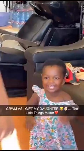 Celebrate Mom with art! 🎨 DM us for custom portraits and let's make her smile! #MakeThemSmile #MothersDayGift | Innocent K. X. Venunye