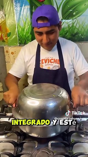 Preparación de Arroz con Pollo Peruano Fácil y Delicioso