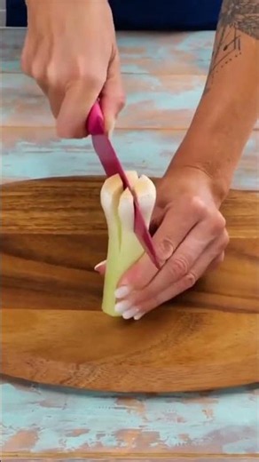 The Smartest Way to Slice Leeks in Seconds! 🧅🔪