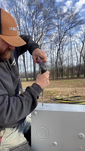 400 Amp Meter Base Installation for Electrical Contractors