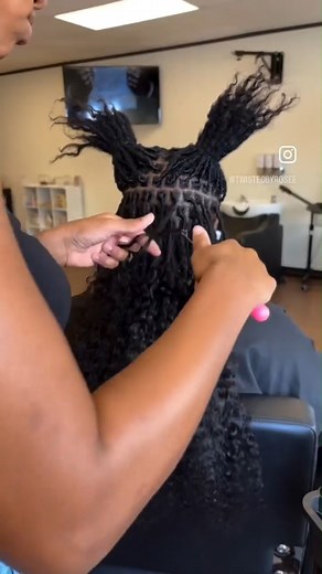 9.4K views · 104 reactions | Ula hair DIY Burmese Curly Feather Crochet Braids Extension Install On Locs Tutorial ( 2-3 Packs Can Make A Full Head)  Perfect Protection for Your Natural Hair 朗 Ready to Rock This Look? Hair Name: ULH239 螺Use Coupon Code: "YY88" (No Duty Get 8% OFF) 퐁퐮퐲 퐧퐨퐰: https://bit.ly/421EDoj | Ula hair | Facebook