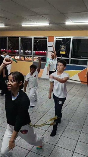AULAS GRATUITAS DE CAPOEIRA NA IDENTIDADE PERIFÉRICA! #identidadeperiférica