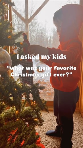Less stuff, more memories! 👇 Some of these ideas lean more “kids” or more “adults,” but most can be enjoyed by anyone! 💫If you have more ideas, drop them in the comments so we can all help each other out!! 🌲Experience Gifts -A “Year of Dates” or family fun (seasonal monthly plans. Ex: ice skating in January, hiking in May…) -Local art/craft workshop (painting, woodworking, basket making…) -Camping trip (even a backyard campout for little kids) -Cooking class -Explore a state park -Day pass or