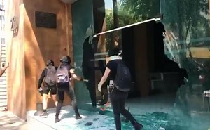 Manifestaciones feministas se colman de destrozos y vandalismos