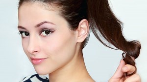 4 Surprising Reasons Why Your Hair Is Falling Out