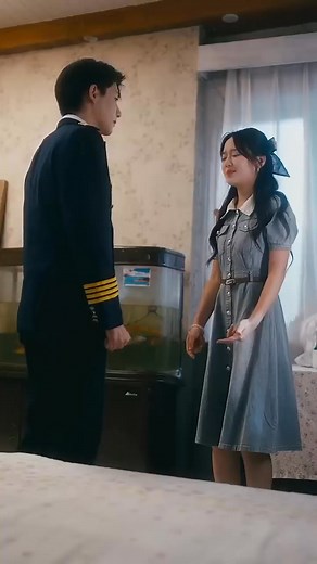 A 21st-century female pilot wakes up in the body of a carefree, uneducated young woman from the 1990s. Isn't this just the story of a little underdog rising to become a top ace pilot? She's amazing! But her cold, aloof pilot fiancé, who was determined to break off the engagement, suddenly starts clinging to her, turning red with jealousy every day, begging for her recognition! Title: "Time-Traveling to the 90s to Catch a Husband: The Pilot Miss is an Ace" 《穿越九零捡老公：飞行员小姐是王牌》 男主ML：吴宇航 Wu yu hang 女