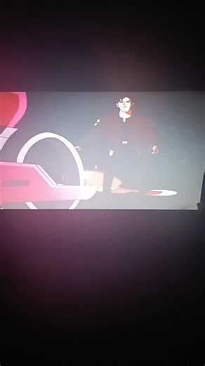 Video Analysis : Batman Beyond SE1 Ep1: Terry Mcginnis and Bruce fighting off the Joker Gang was so dope to see, and it still shows that Bruce can still hold his own even after he's retired as Batman. #heroguytalk #mangafan #animefan #comicbookreviews #moviereviews #gamer #cosplay #dcau #batmanbeyond #terrymcginnis #brucewayne #timmverse #bricetimm | Brandon Robinson