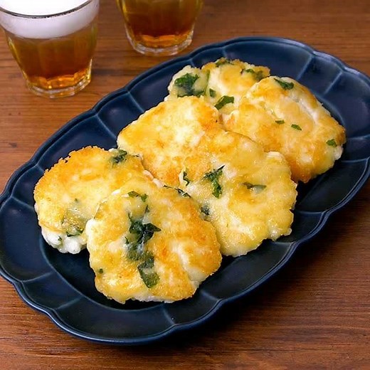 ふわふわもちもち♪ 豆腐とはんぺんのふわふわ焼きのレシピ動画・作り方 | デリッシュキッチン