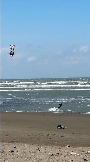 Perfect Wind, Perfect Tricks 🌬️🔥 | These Kite Surfing Moves 😱🌊