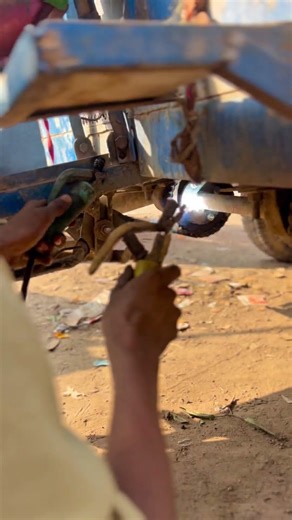 From Sparks to Sculpture | Master Blacksmith at Work #experiment #blacksmith #welding