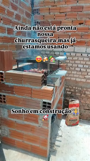 Leticia Pereira on Instagram: "Um dos sonhos quase pronto😍🏡🚀 #donadecasablogueira 🌸 #rotinadiaria 💕 #churrasqueira🍻 #casadossonhos🏠"