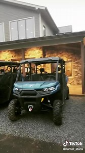 3.5K views · 41 reactions | The Can-am The difference between the defender and the commander Follow us on Tik Tok @ hunter_stans | Iron Mountain Park | Facebook