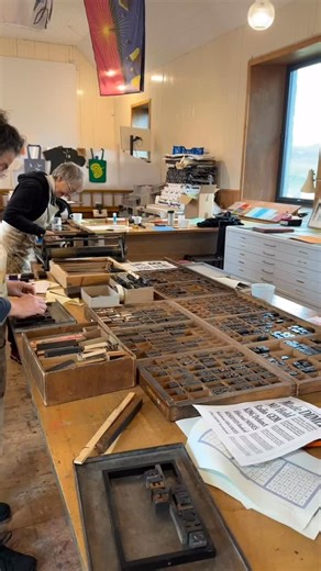 We had a brilliant letterpress workshop yesterday! Thanks to everyone who joined us 🌟 Group poems, cool cats and some amazing prints! 🥔We have lots more workshops and events coming up! 👀Check out the events booking page on the gaada website to find out more and come along to Toogs Artist Workshop | Gaada