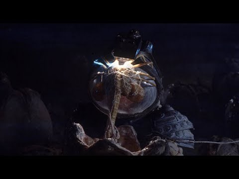 How did the Facehugger get through Kane's Helmet? - Explained