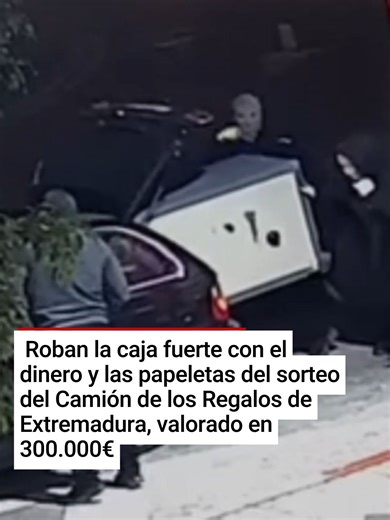 La Guardia Civil investiga el robo cometido este lunes de madrugada de la caja fuerte con dinero y papeletas del sorteo del 'Camión de los Regalos' ubicado en el Complejo LEO de Monesterio (Badajoz). Se trata de una cesta de navidad expuesta en un camión lleno de regalos valorados en más de 300.000 euros. Los boletos se adquieren por 7 euros y el sorteo está previsto para el 6 de enero. Entre otros artículos, la cesta incluye un Ferrari, motos, 60.000 euros en oro, viajes a Nueva York y Disneyla