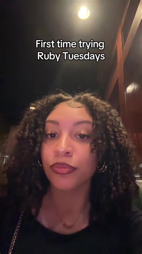 What do yall get from Ruby??? And the dessert was free cause I signed up lmaoooo 😂😂😂 #rubytuesday #rubytuesdays #restaurant