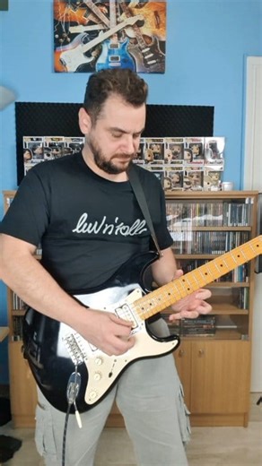 🎶 Iron Maiden - Killers 🎶 (Dave Murray's Solo) 🎸 -> Fender Stratocaster '57 (Dave Murray Signature Model) #ironmaiden #killers #fender #fenderstratocaster #guitarsolo #guitar #guitarist | Manolis Paterakis