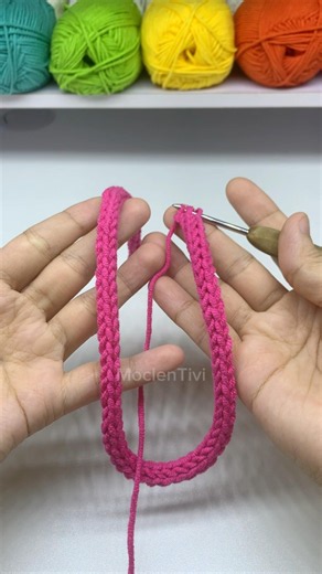 How to Tie a Bow on Amgurimi. Learn how to tie a cute bow for your crochet projects step by step