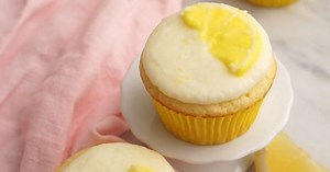 Heavenly Tasting Moist Lemon Cupcake Recipe