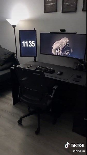 Modern Computer Setup for Productive Work