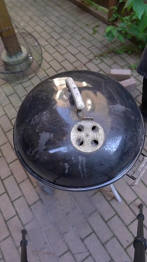 @Omnivorous Adam shows how to turn a kettle grill into a hot smoker in...