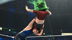 After defeating Sonya Deville, Raquel Rodriguez faces off against the unpredictable Shotzi in a Gauntlet Match. | WWE SmackDown