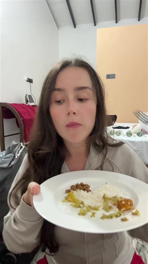 Stranded in Sri Lanka - but with the best company and amazing food! People here are so sweet 🥹 #travel #eatwithme #srilanka