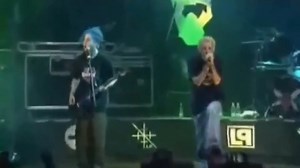 24K views · 3.2K reactions | Linkin Park performing 'Crawling' in Las Vegas on this day in 2001! This was the first tour Mike Shinoda played guitar on stage. | Linkin Park Live | Facebook