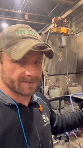 Pressure washing some rust off this fiat 500 after an acid bath. #restoration #classiccars #satisfying #automotive #fiat #fiat500 | Minute_of_dangle