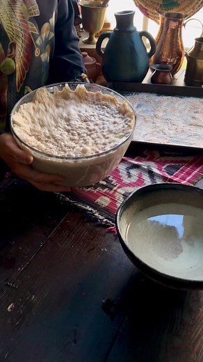 Method of preparing Egyptian traditional bread with water (whole wheat bread):Stay tuned for the outcome! 😍 طريقه تشكيل العيش البلدي المصري بالماء (( خبز الاسمر خبز القمح الكامل))استنوا النتيجه 😍 | Chef Marwa Elsiguiny
