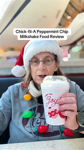 Chick-fil-A Peppermint Chip Milkshake Food Review @chickfila #chickfila #milkshakes #foodreview #peppermintchocolate | Rankin’s Reviews