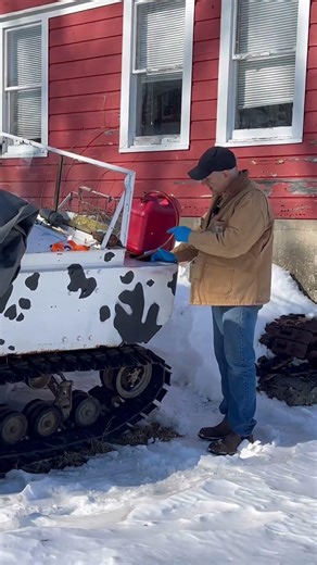 Fueling the early M29 Weasel with 15” tracks before heading off for a joy ride in 18” of snow!! ❄️❄️