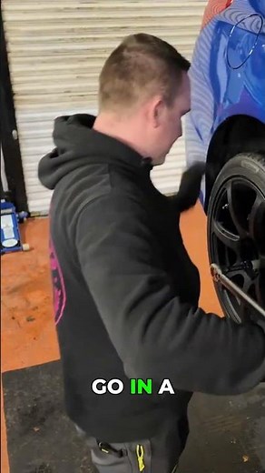 Torque Your Wheels Right: The Star Pattern Method!