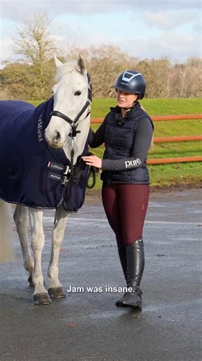 Holly Smith stepped in to help Elphick Event Ponies blow away the showjumping cobwebs! 🐎 💨 The countdown to the Badminton Grassroots Championships is well underway 🙌 | Horse & Country TV