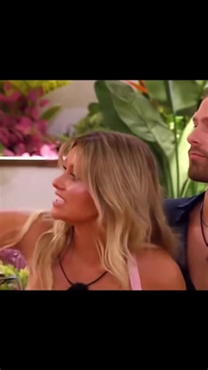 Clam slam has officially coupled up with the core four 🤭💅🏼 #loveisland #clamslam #casaamor #zenzie #boyssuck