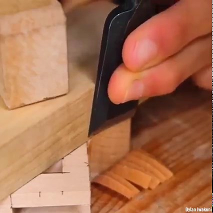 9.2M views · 2.4K reactions | Innovation can be shown in different ways, like making creative wood corner joints that never fail. 邏  Dylan Iwakuni #engineering | Interesting Engineering | Facebook