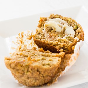 | NEW | Carrot zucchini muffins are the perfect excuse to use all the summer zucchini! This quick and easy recipe makes a dozen delicious muffins sprinkled with cinnamon sugar. Recipe >> http://bit.ly/carrotzucchinimuffins Pin it for later >> http://bit.ly/2u5ZhFk | If You Give a Blonde a Kitchen