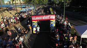 2.7K views · 161 reactions | Record breaking times and perfect conditions at the 2019 Kalakaua Merrie Mile in Waikiki!  First race at the Honolulu Marathon weekend 酪 | Honolulu Marathon | Facebook