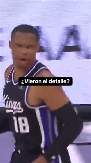678K views · 9.9K reactions | Westbrook se despachó con un crossover de la vieja época, pero atentos al detalle de la repetición  | NBA LATAM | Facebook
