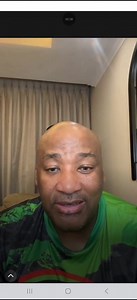 Gayton, jou phone is dan in jou hand. Jy het self die mic by accident gedruk nou sê jy theres people busy with your mic. Nee wag man | Uncle Cedric's House