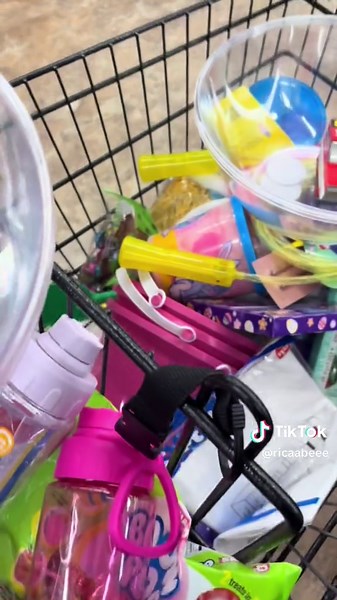 My man & I made the viral dollar tree Easter baskets 🧺 💞😍😍 #food #easterbasket #easter #eastereggs #dollartree #dollartreefinds #grocerystore