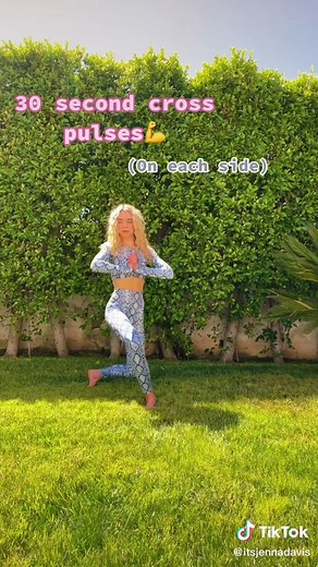 Workout w/ me💕#buttworkout #legsworkout #workout #workoutroutine #fitness #teen #workoutathome #homegym #AerieREAL #GetCrocd #JustAddBriskZero