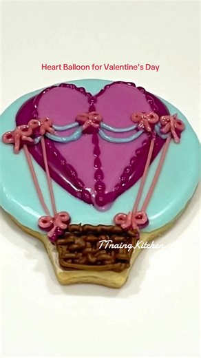 #cookies #cookiedecorating #valentinesday #valentinesdaygift #valentine Valentine’s Day Cookies decorated idea/Heart cookies decorating ideas https://youtu.be/z476xqQb0ig